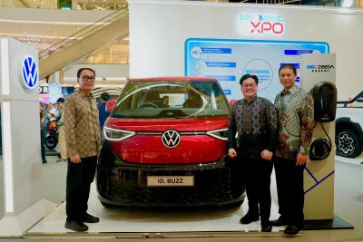 Volkswagen ID. Buzz Eclipse Edition Meluncur, Tampil Gagah dengan Warna Hitam-Merah