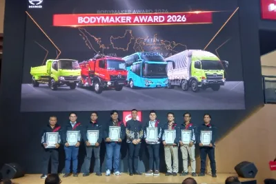 Hino Perkuat Kemitraan dengan Industri Karoseri