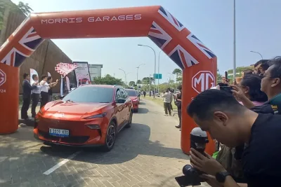 MG Serahkan MGS5 EV Ke 10 Konsumen Pertama