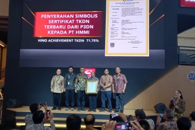 Hino Perbarui Sertifikat TKDN Capai 71,75%