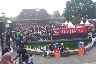 Pecah! Grup Band Type-eX Sukses Ramaikan Kumpul Sahabat Daihatsu Depok
