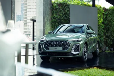 Audi Q5 SportbackTampil Menawan Dalam Balutan  District Green