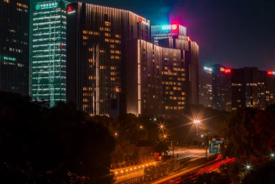 Lynk & Co 900 Terbakar di Hangzhou, Dealer Sebut Power Bank Ditendang ke Bawah Mobil