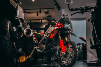Aprilia Tuareg Rally 660: Motor Petualangan 80 HP yang Ringan, Bukan Soal Tenaga Besar