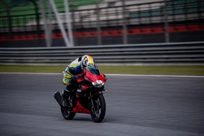 Sport Bikes yang Masih Dicintai Pengendara Berpengalaman