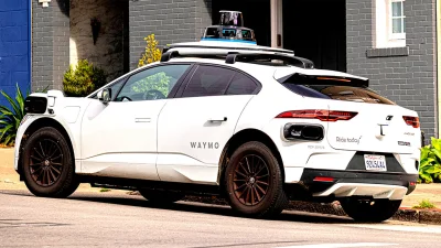 Waymo Hentikan Layanan Robotaxi di Lima Kota Gara-gara Banjir