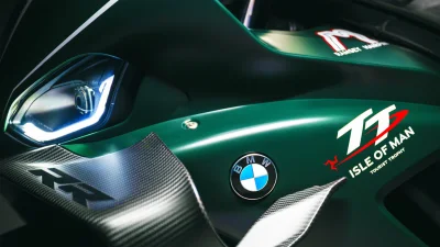 BMW M 1000 RR Edisi Khusus Isle of Man TT, Harganya Setara Toyota Supra