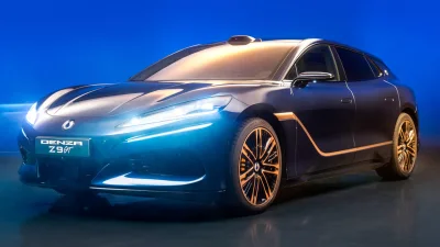 BYD Denza Z9 GT Edisi Chopard Laku Rp13 Miliar di Lelang Amal