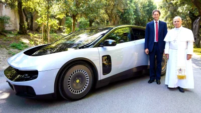Paus Leo XIV Tak Antusias dengan Ferrari Luce, Mobil Listrik Perdana
