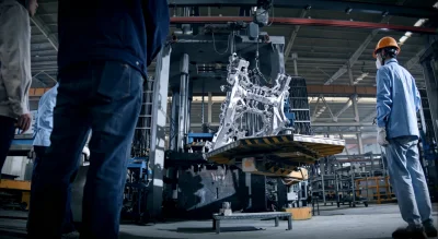 BYD U8L: Rangka Aluminium Lulus Uji Angkat 12 Ton, 56 Kg Lebih Ringan