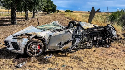 C8 Corvette Hancur dalam Kecelakaan, Pengemudi Selamat