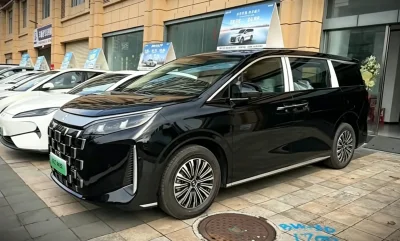 BYD Linghui M9 Hybrid Van Mulai Masuk Showroom Sebelum Peluncuran Resmi