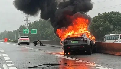 Tesla Model Y Terbakar Usai Kecelakaan di Tol, Pengemudi Li Auto Selamatkan Korban