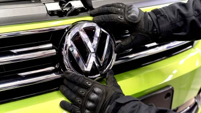 Pencuri Incar Radar VW di Balik Logo Depan, Padahal Tak Berguna Jika Dicopot