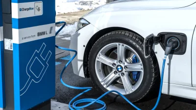 BMW Recall 29.919 Mobil Hybrid Plug-In Karena Risiko Kebakaran