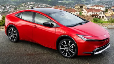 Penjualan Toyota Prius Anjlok, Pembaruan 2027 Tak Akan Banyak Membantu