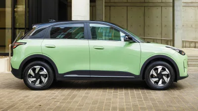 Geely Mulai Produksi Mobil di Pabrik Ford Spanyol