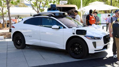Waymo Raup 83 Tiket Parkir di Austin, Mayoritas karena Parkir di Zona Derek