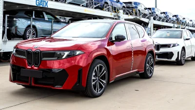 BMW iX3 Mendekati 100.000 Pesanan Sebelum Usia Satu Tahun