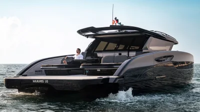 Brabus Ultima 55: Katamaran Mewah 1.430 HP dengan Sensasi Terbang di Atas Air