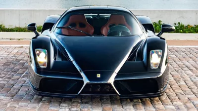Ferrari Enzo Hitam Langka dengan 13.268 Mil Mejeng di Lelang