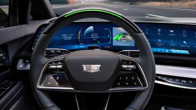 GM Tunda Lagi Pensiunkan CarPlay dan Android Auto di Cadillac 2027