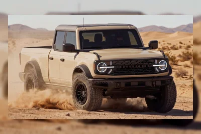 Ford Dikabarkan Kembangkan Bronco Pickup, Siap Lawan Jeep Gladiator