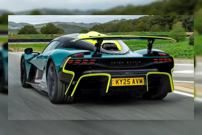 Aston Martin Valhalla Spider Dikabarkan Meluncur November, Pakai Targa Top