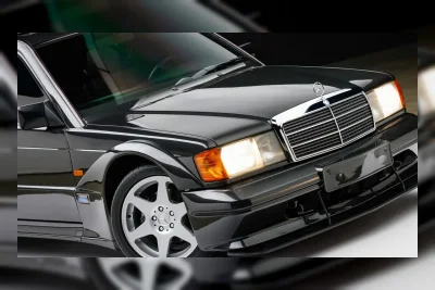 HWA Restomod Rp12 M atau Mercedes 190E Evo II Asli yang Lebih Murah?