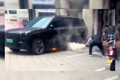 Lynk & Co 900 Terbakar di Hangzhou, Ternyata Bukan Baterai Mobil