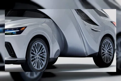 MSCHF Bikin Lexus RZ dan RX Jadi Patung Terpelintir