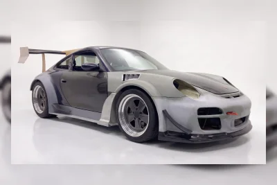 Porsche 911 Mesin Depan LS V8 Twin Turbo Dibangun di Australia