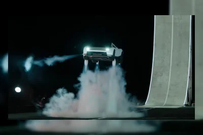Tesla Roadster Terbaru Kembali Dipamerkan, Akankah Benar-benar Diproduksi?