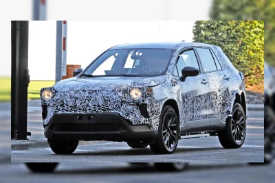Toyota Uji SUV Listrik Baru di Bawah Bodi Corolla Cross Terpotong