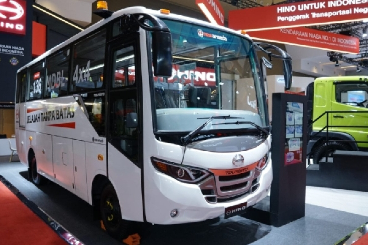 Menginjakkan Kaki Kuat, Perjalanan Hino Menjadi Penggerak Transportasi Negeri