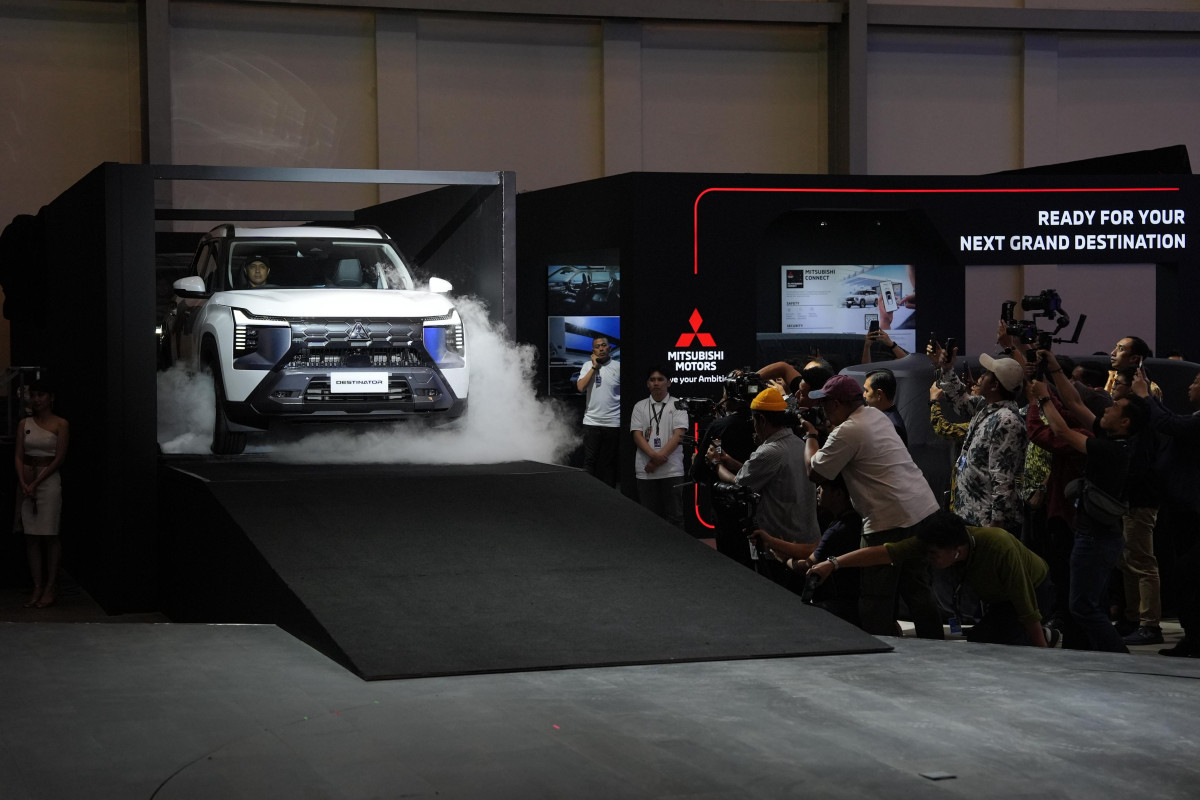 Sukses World Premiere di Jakarta, Mitsubishi Destinator Raup 1.900 SPK di GIIAS 2025