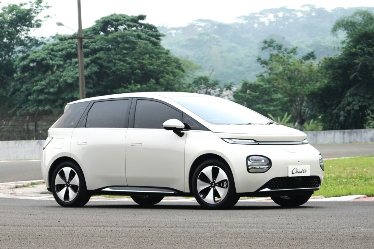 Miliki Banyak Fitur dan Keunggulan, Wuling Cloud EV Raih Predikat Best Car Design Dalam Ajang The 5th Uzone Choice Award