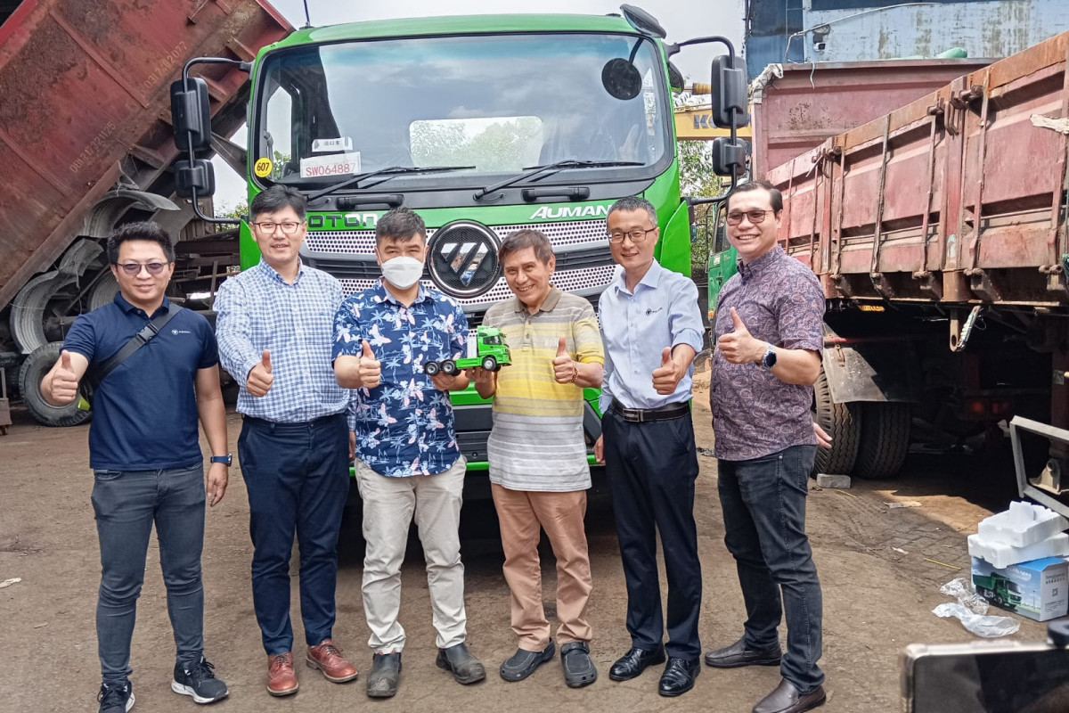 Perkuat Armada Logistik di Indonesia, PT Jaya Utama Putra Transindo Terima 10 Unit Truk Foton