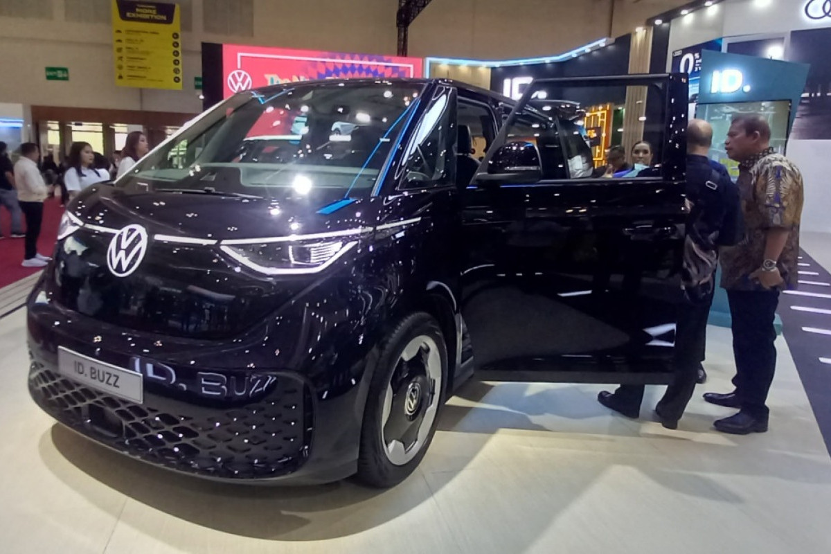   ID.BUZZ  Business Edition Memukau Pengunjung GIIAS 2025