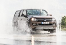 Kurangi Kecepatan Mobil Anda Sekarang ! Ini Batas Aman Kecepatan Kendaraan agar Terhindar Aquaplaning