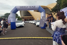 Geely Lakukan Seremoni Penyerahan Unit Geely EX2 Kepada Konsumen Pertama