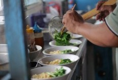 Mie Ayam Gerobakan di Jombang Ini Nikmatnya Gak Ketulungan, Bikin Susah Lupa Sama Rasanya, Pasti Bikin Balik Lagi
