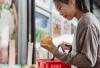 Pasti Banyak yang Gak Tahu, Ternyata Label Pada Buah Punya Artinya Masing-Masing, Apa Semuanya Aman?