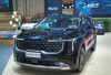 Kia Hadirkan Kendaraan Keluarga Modern Carnival Hybrid dan Carens di GIIAS 2025
